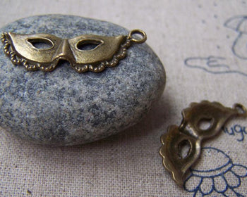 Accessories - 10 Pcs Of Antique Bronze Halloween Lady Mask Charms 12x31mm A1468