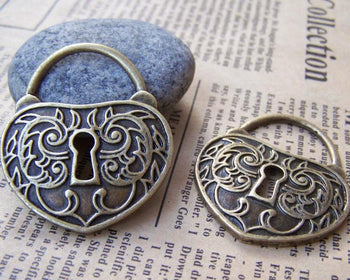 Keys & Locks - 10 pcs Antique Bronze Bear Face Lock Pendants Charms 35x41mm A3333