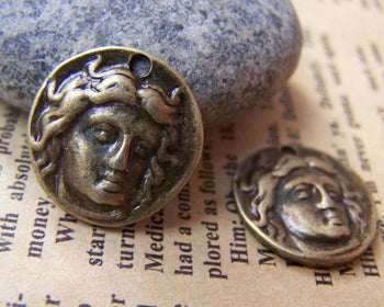 Accessories - 10 Pcs Of Antique Bronze Jesus Christ Round Charms 17mm A707