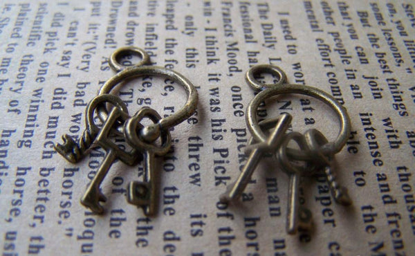 Accessories - 10 Pcs Of  Antique Bronze Keychain With Three Vintage Keys Charms 13x24mm A179