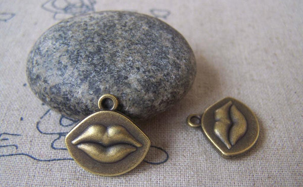 Accessories - 10 Pcs Of Antique Bronze Kiss Lips Mouth Charms 18x19mm Double Sided A4684