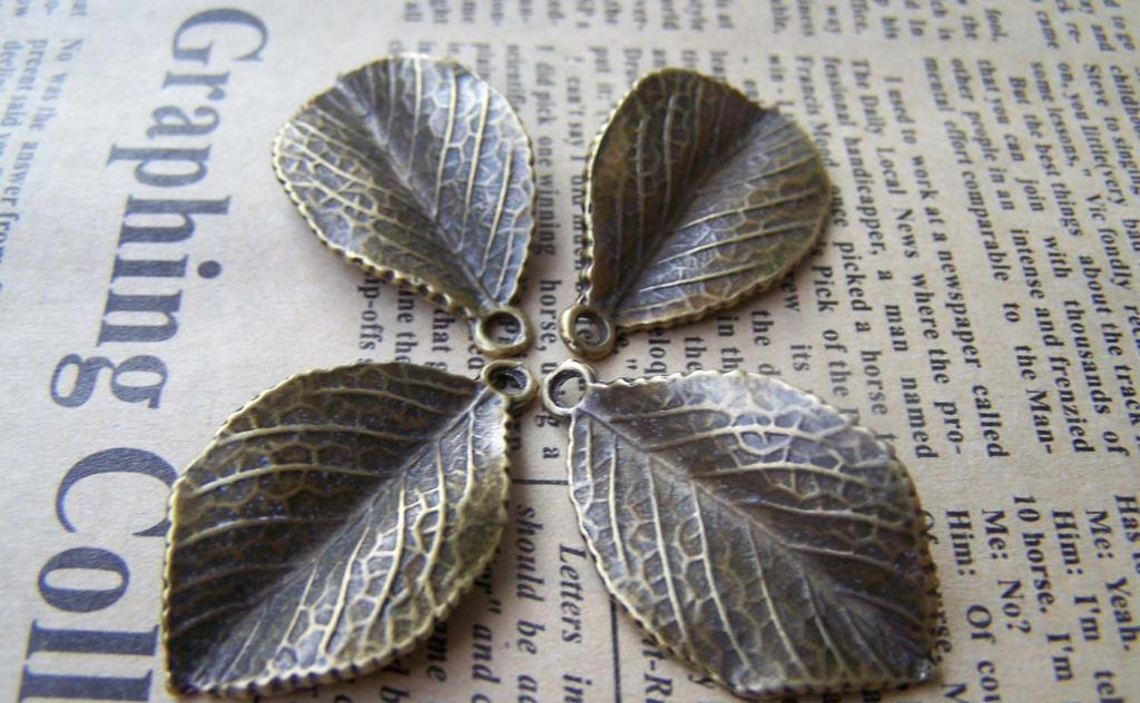 Accessories - 10 Pcs Of Antique Bronze Lovely Leaf Charms Pendants 20x35mm A321