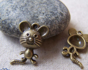 Accessories - 10 Pcs Of Antique Bronze Lovely Mouse Charms 13x20mm A5651