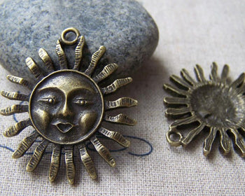 Accessories - 10 Pcs Of Antique Bronze Lovely Sun Face Charms 30mm A630