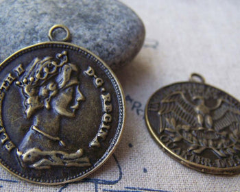 Accessories - 10 Pcs Of Antique Bronze Queen Elizabeth II Quarter Dollar Coin Charms 31x36mm A1037