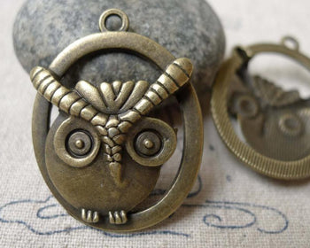 Accessories - 10 Pcs Of Antique Bronze Round Owl Pendants Charms 28x32mm  A6908