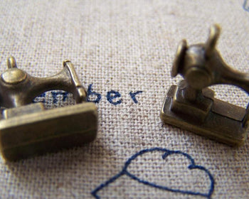 Accessories - 10 Pcs Of Antique Bronze Sewing Machine Charms 12x12mm A1026