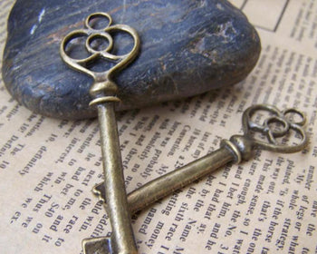 Accessories - 10 Pcs Of Antique Bronze Skeleton Key Charms Pendants 20x62mm A177