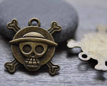 Accessories - 10 Pcs Of Antique Bronze Skull And Crossbones Charms Pendants 27x27mm A7784