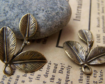 Accessories - 10 Pcs Of Antique Bronze Three Leaf Branch Charms 23x23mm A332