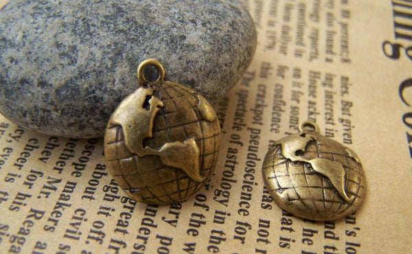 Accessories - 10 Pcs Of Antique Bronze World Map Round Charms 15mm A1484