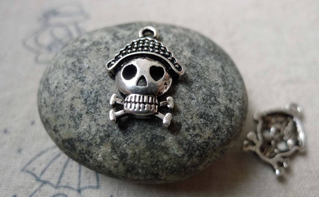 Accessories - 10 Pcs Of Antique Silver Filigree Skull Pirate Charms 13x19mm A6346