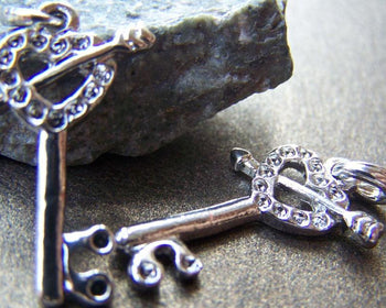Accessories - 10 Pcs Of Antique Silver Heart Arrow Key Charms 16x30mm A1242