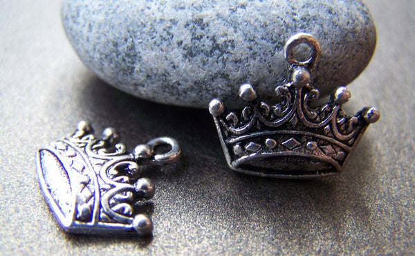 Accessories - 10 Pcs Of Antique Silver Lovely Crown Charms 12x17mm A767