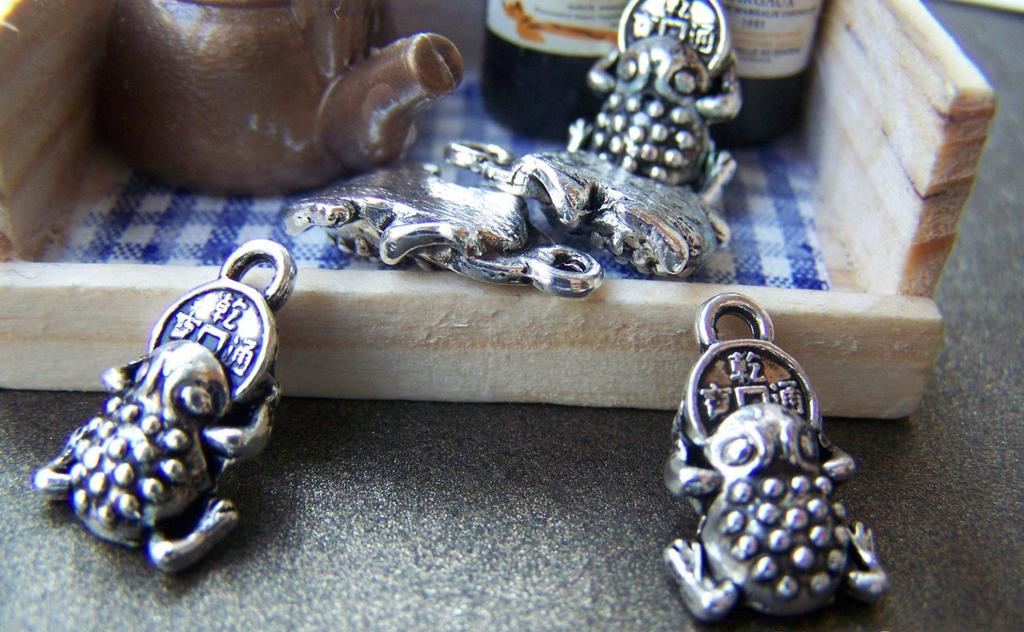 Accessories - 10 Pcs Of Antique Silver Lucky Money Toad Frog Charms 11x17mm A1365