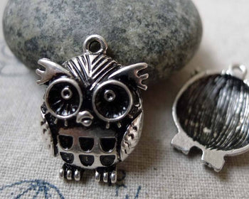 Accessories - 10 Pcs Of Antique Silver Owl Pendants Charms 17x23mm  A6359