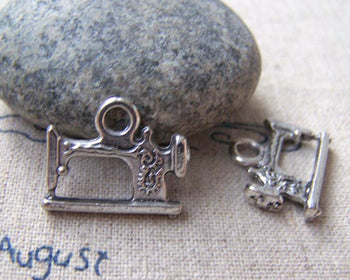Accessories - 10 Pcs Of Antique Silver Sewing Machine Charms 14x18mm A864