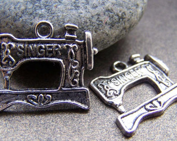 Accessories - 10 Pcs Of Antique Silver Sewing Machine Charms  18x20mm A1332