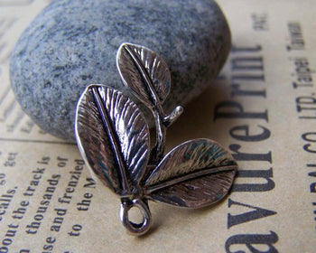 Accessories - 10 Pcs Of Antique Silver Three Leaf Branch Charms 23x23mm A959
