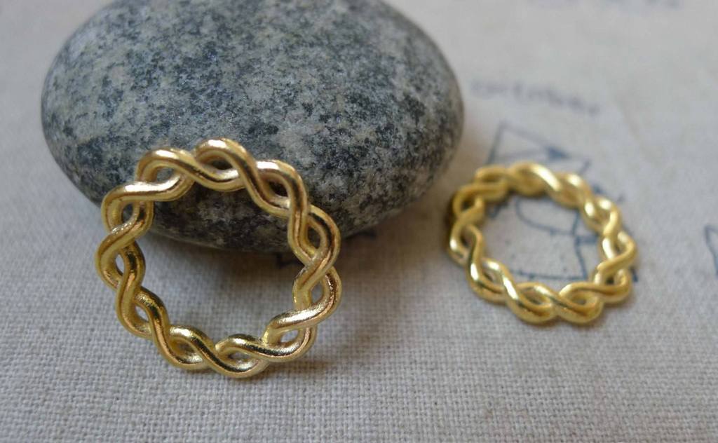 Accessories - 10 Pcs Of Gold Tone Lovely Twisted Coiled Ring Connectors 20x20mm A5920