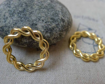 Accessories - 10 Pcs Of Gold Tone Lovely Twisted Coiled Ring Connectors 20x20mm A5920