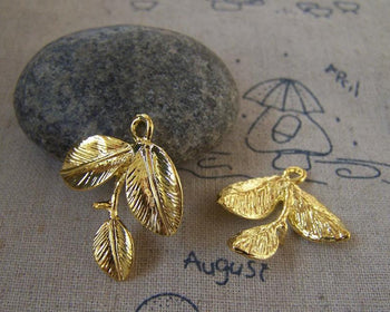 Accessories - 10 Pcs Of Gold Tone Three Leaf Branch Charms 24x27mm A5410