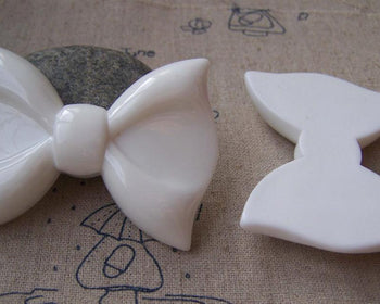 Accessories - 10 Pcs Of Resin White Bow Tie Knot Cameo Cabochon 43x59mm A3138