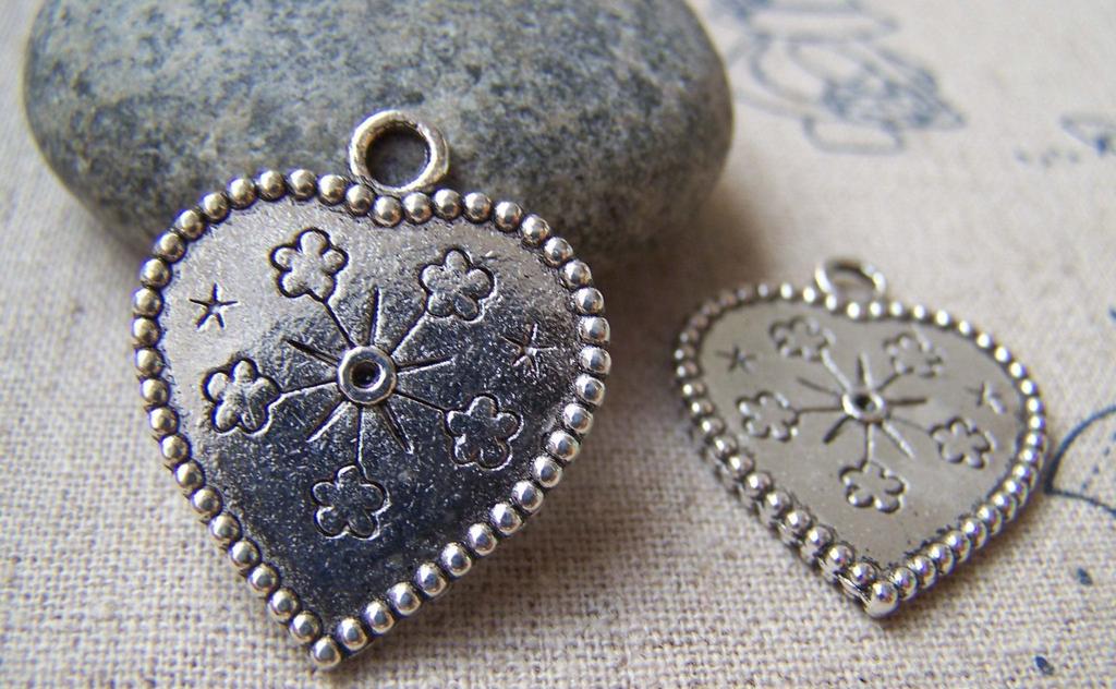 Accessories - 10 Pcs Of Tibetan Silver Lovely Flower Heart Charms Double Sided 23x27mm A1762