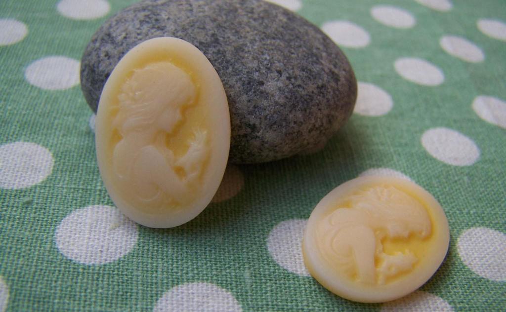 Accessories - 10 Pcs Resin Antique Yellow Victorian Lady Cameo Cabochon 18x25mm A4028