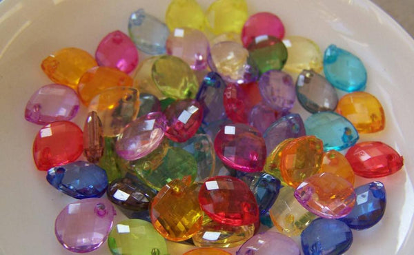 100 pcs of Acrylic Faceted Teardrop Beads 7x10mm Mixed Color A5287 –  VeryCharms