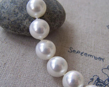 Accessories - 15 Inches Strand (38 Pcs) Of Natural Shell White Round Pearls 10mm A2460