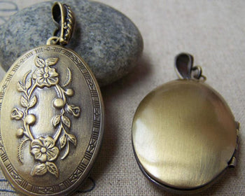 Accessories - 2 Pcs Of Antique Bronze Brass Flower Oval Photo Locket Charms 26x37mm  A3648