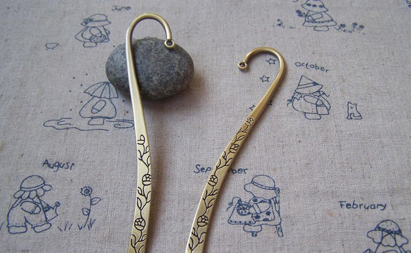 Accessories - 2 Pcs Of Antique Bronze Flower Hook Bookmark Charms 22x120mm Double Sided A5043