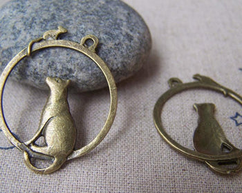 Accessories - 20 Pcs Antique Bronze Filigree Cat And Mouse Round Charms 25x31mm A655