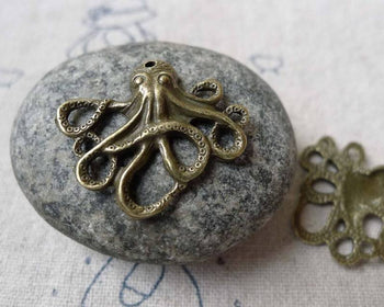 Accessories - 20 Pcs Of Antique Bronze 3D Octopus Charms 21x24mm A6836