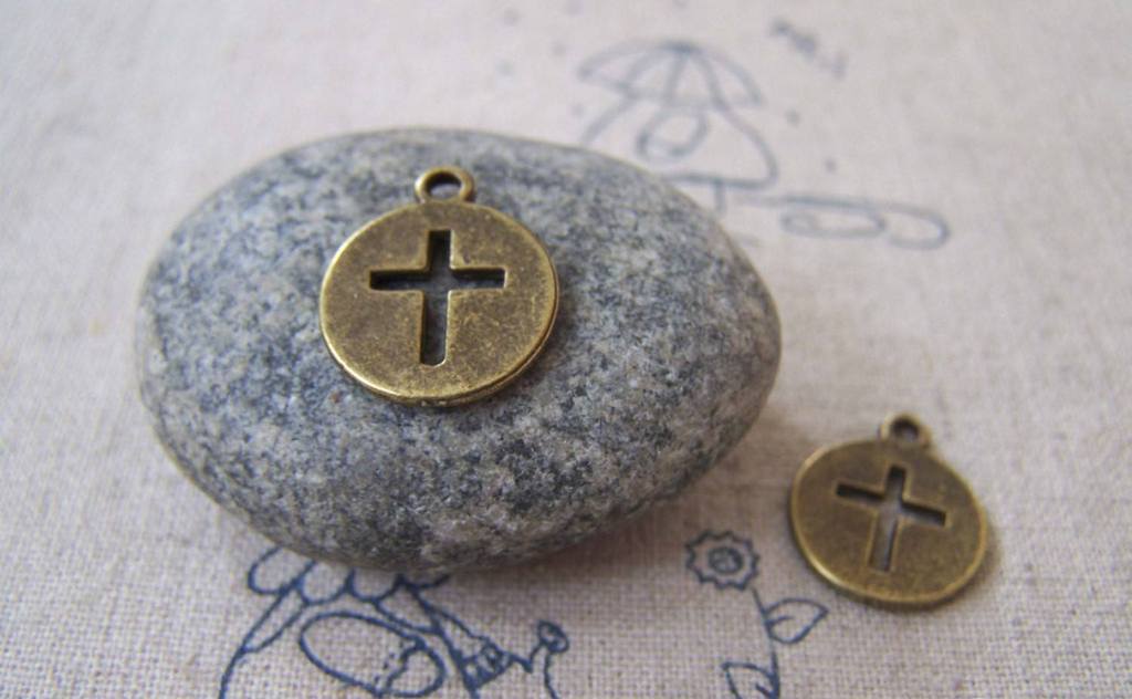 Accessories - 20 Pcs Of Antique Bronze Cross Filigree Round Cut Out Charms Pendant 14x17mm A4394