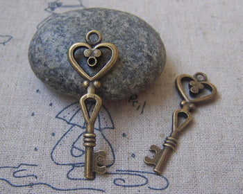 Accessories - 20 Pcs Of Antique Bronze  Filigree Heart Key Charms 14x40mm A4952
