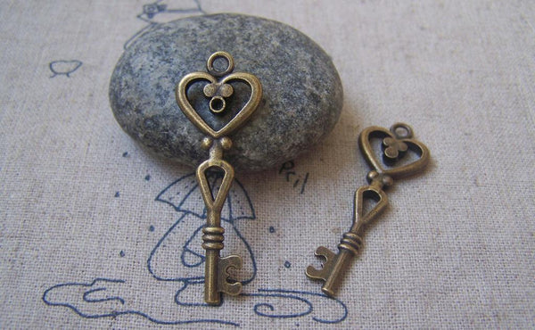 Accessories - 20 Pcs Of Antique Bronze  Filigree Heart Key Charms 14x40mm A4952