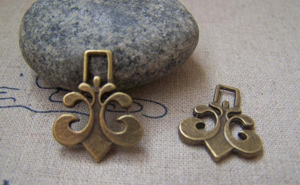 Accessories - 20 Pcs Of Antique Bronze Fleur De Lis Flower Of Lily Charms 18x22mm A2222