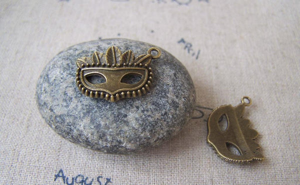 Accessories - 20 Pcs Of Antique Bronze Halloween Chief Mask Charms 15x21mm A4517