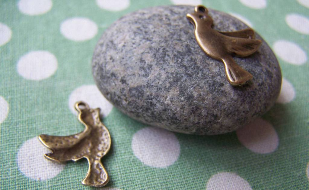 Accessories - 20 Pcs Of Antique Bronze Lovely Bird Charms 15x21mm A262