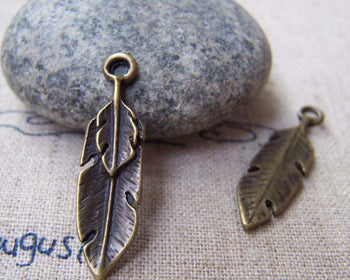 Accessories - 20 Pcs Of Antique Bronze Lovely Feather Leaf Charms 8x30mm A4598