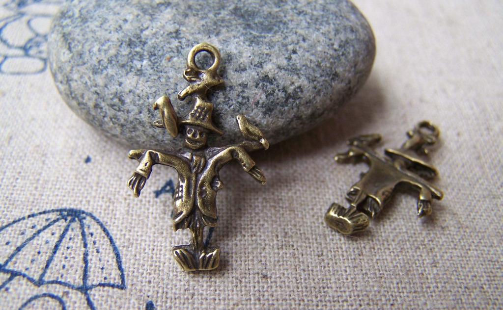 Accessories - 20 Pcs Of Antique Bronze Lovely Scarecrow Charms 15x24mm A298