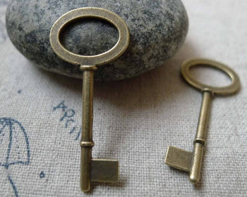 Accessories - 20 Pcs Of Antique Bronze Oval Flat Skeleton Key Pendants Charms 15x33mm  A6329