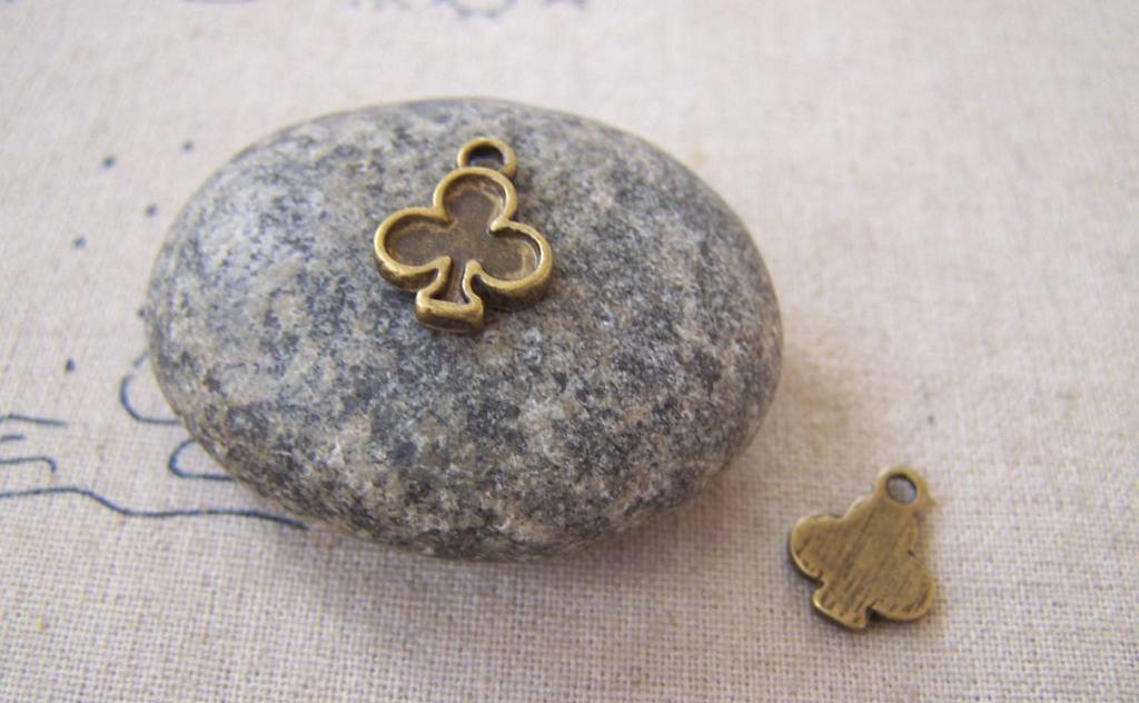 Accessories - 20 Pcs Of Antique Bronze Poker Tiny Club Flower Charms 10x11mm A5265