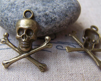 Accessories - 20 Pcs Of Antique Bronze Skull And Crossbones Charms 20x20mm A1576
