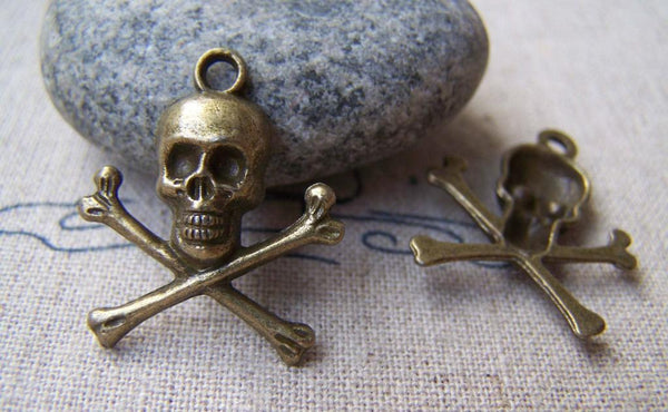 Accessories - 20 Pcs Of Antique Bronze Skull And Crossbones Charms 20x20mm A1576