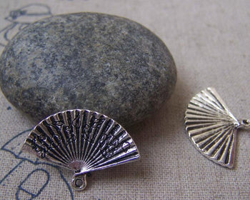 Accessories - 20 Pcs Of Antique Silver Chinese Flower Folding Fan Charms 17x24mm A4943