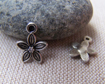 Accessories - 20 Pcs Of Antique Silver Flower Charms Pendants 11mm A1062