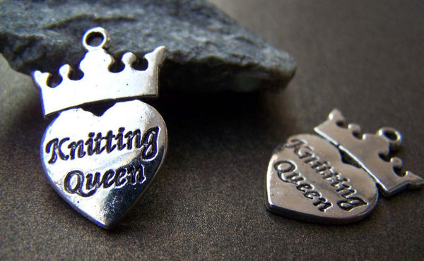 Accessories - 20 Pcs Of Antique Silver Heart Crown Charms 17x23mm A1321